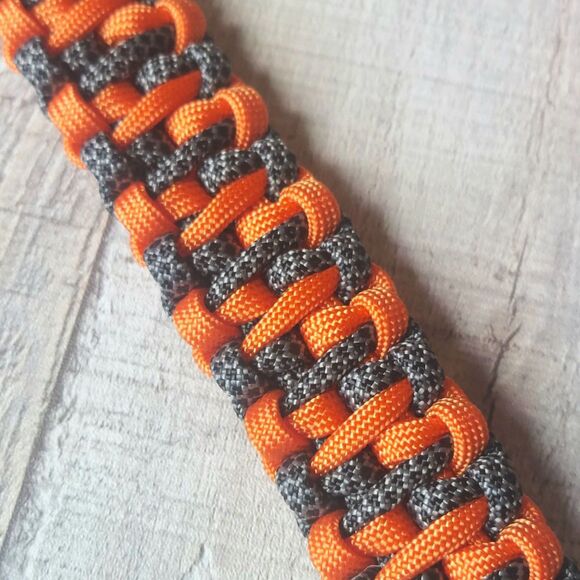 Handmade Paracord Keyholder Carabiner Clip & Keyring Diamond Gray & Orange - Picture 2 of 2